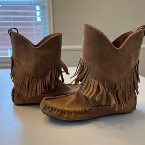 Manitobah Moccasin Dancer Boot